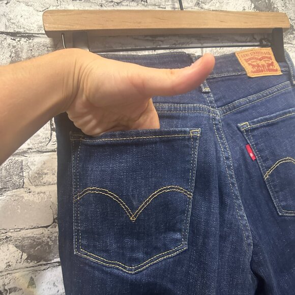 EUC LEVI'S 711 Women's Dark Wash Distressed Stretch Skinny Jeans 26 - Picture 9 of 16